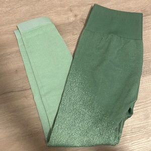 Gym shark green ombré size large leggings